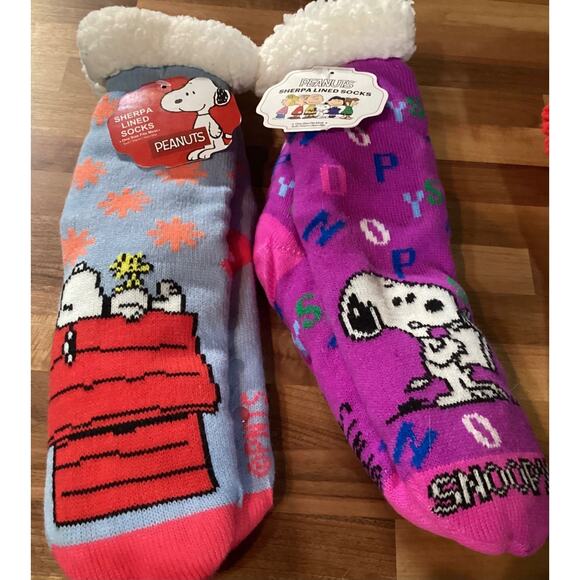 Set of 2 Peanuts Sherpa Lined Socks Snoopy One Size Fits Soft Non-Slip - Picture 5 of 5